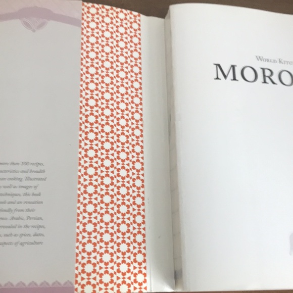 2 Cook books - Picture 5 of 8